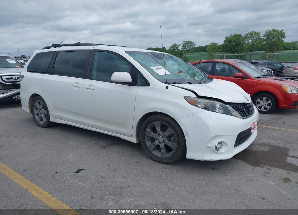 2011 TOYOTA SIENNA SE VIN: 5TDXK3DC1BS061923