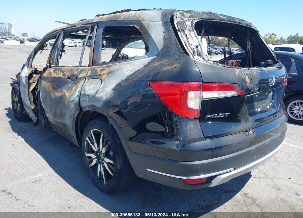 2022 HONDA PILOT 2WD TOURING 7 PASSENGER VIN: 5FNYF5H67NB032976