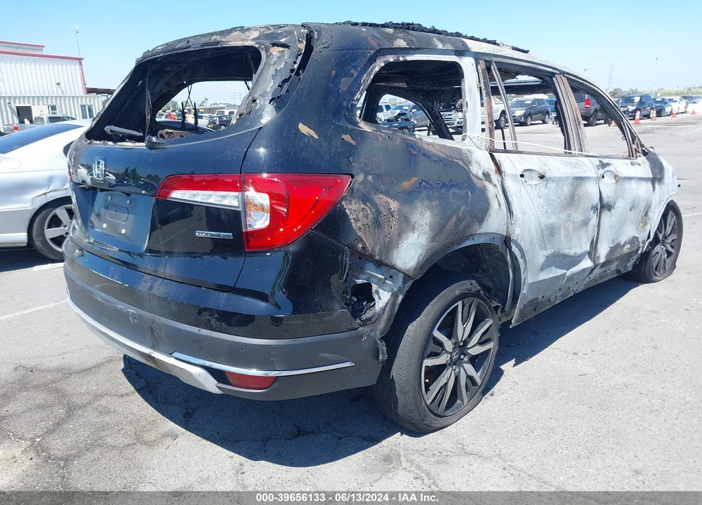 2022 HONDA PILOT 2WD TOURING 7 PASSENGER VIN: 5FNYF5H67NB032976
