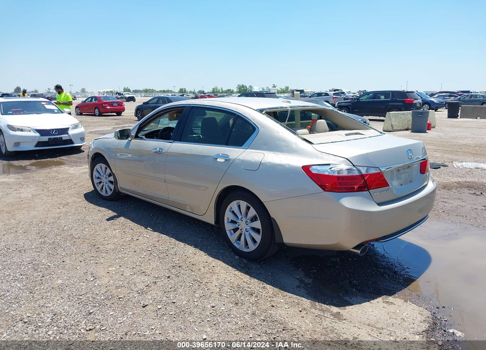 2015 HONDA ACCORD EX-L V-6 VIN: 1HGCR3F82FA016545