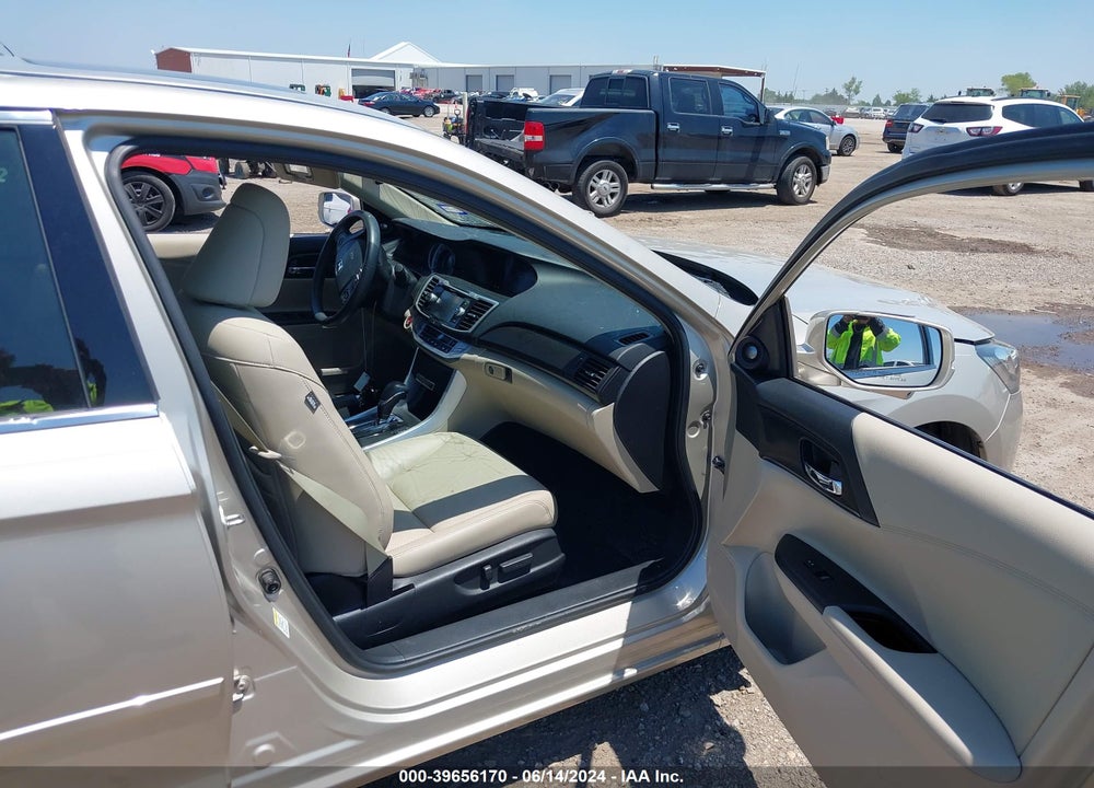 2015 HONDA ACCORD EX-L V-6 VIN: 1HGCR3F82FA016545