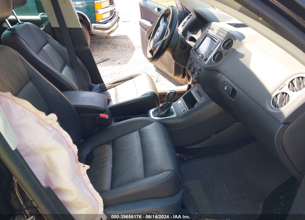 2017 VOLKSWAGEN TIGUAN 2.0T SPORT VIN: WVGTV7AX0HK021994
