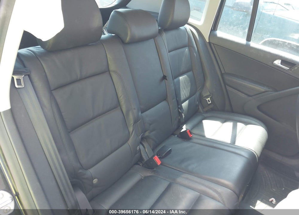 2017 VOLKSWAGEN TIGUAN 2.0T SPORT VIN: WVGTV7AX0HK021994