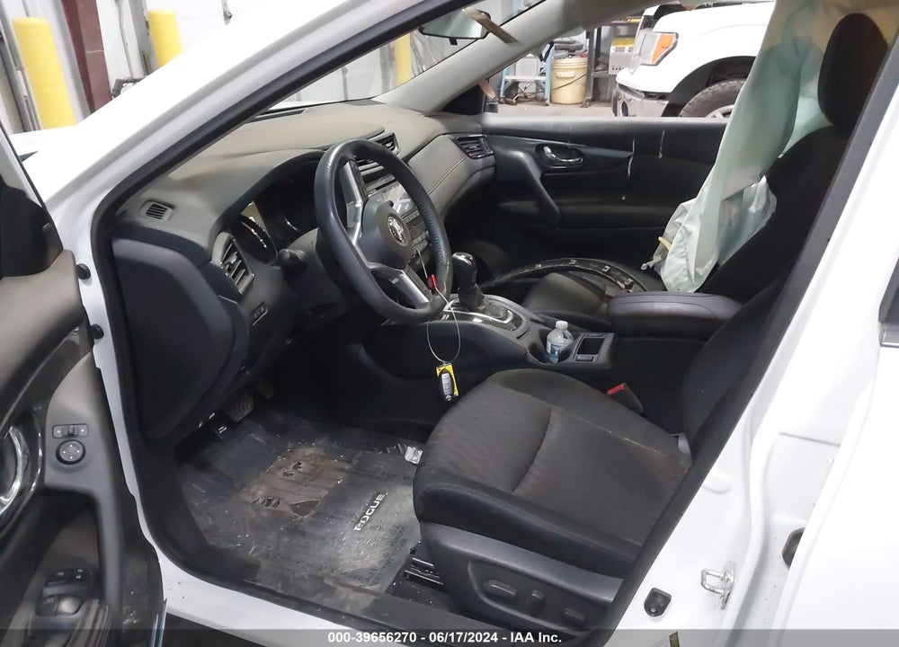 2017 NISSAN ROGUE SV VIN: 5N1AT2MV1HC887126