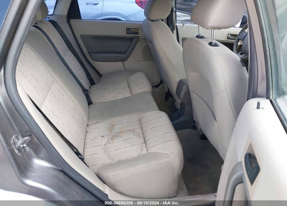 2011 FORD FOCUS SE VIN: 1FAHP3FN6BW126761
