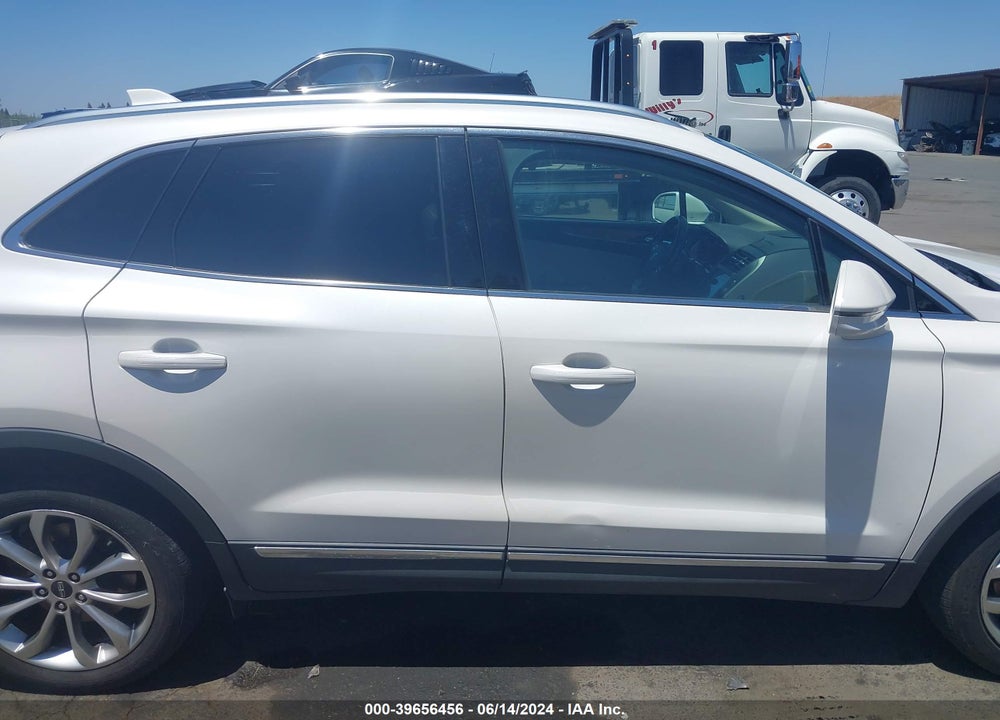 2017 LINCOLN MKC SELECT VIN: 5LMTJ2DH1HUL40664