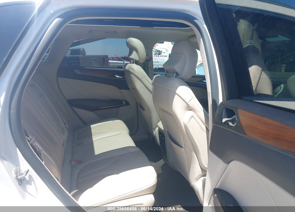 2017 LINCOLN MKC SELECT VIN: 5LMTJ2DH1HUL40664