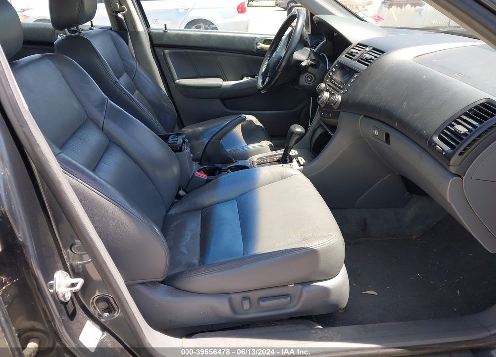 2005 HONDA ACCORD 3.0 EX VIN: 1HGCM66515A063201