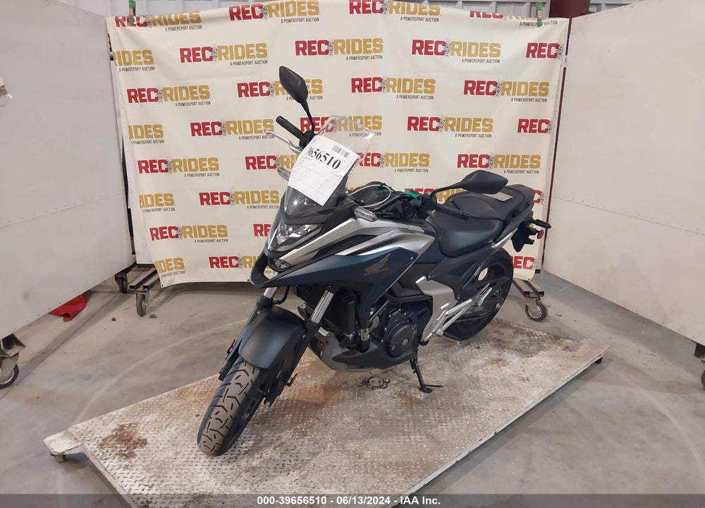 2024 HONDA NC750 XD VIN: JH2RH091XRK300407