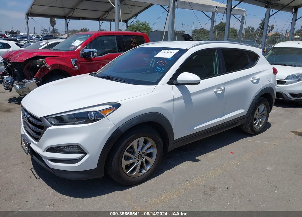 2016 HYUNDAI TUCSON SE VIN: KM8J33A49GU113832