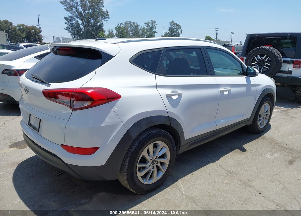 2016 HYUNDAI TUCSON SE VIN: KM8J33A49GU113832