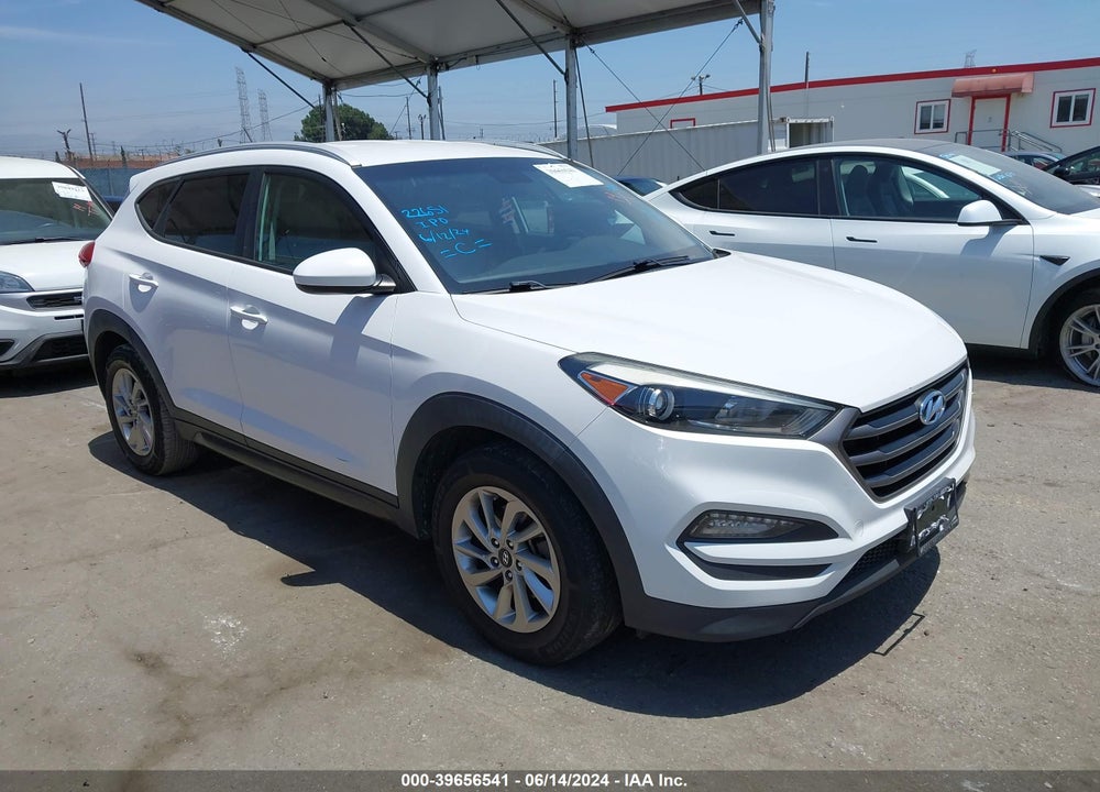 2016 HYUNDAI TUCSON SE VIN: KM8J33A49GU113832