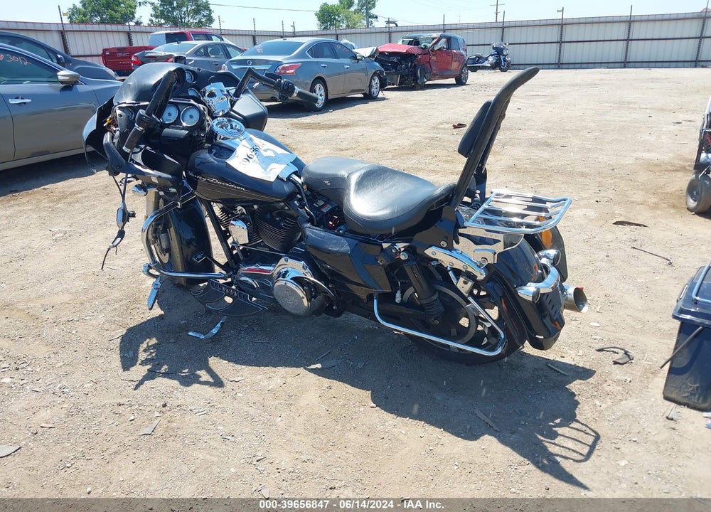 2012 HARLEY-DAVIDSON FLTRX ROAD GLIDE CUSTOM VIN: 1HD1KHM17CB618326