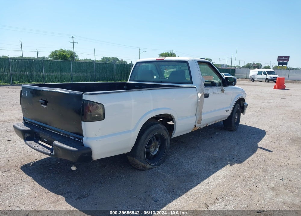 2002 CHEVROLET S-10 VIN: 1GCCS145928258721