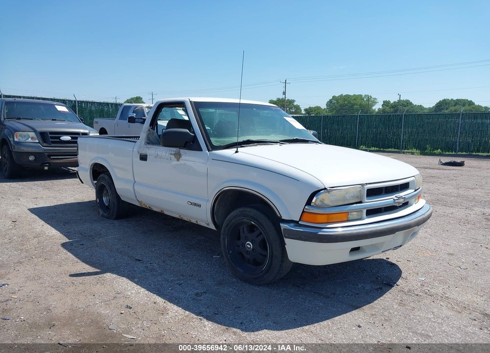 2002 CHEVROLET S-10 VIN: 1GCCS145928258721
