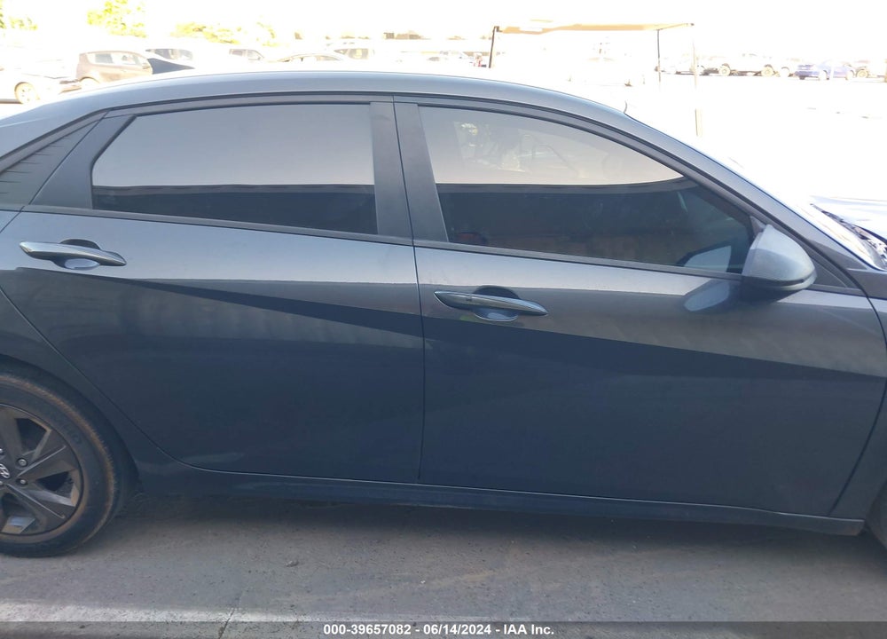 2022 HYUNDAI ELANTRA SEL VIN: 5NPLM4AG2NH066239