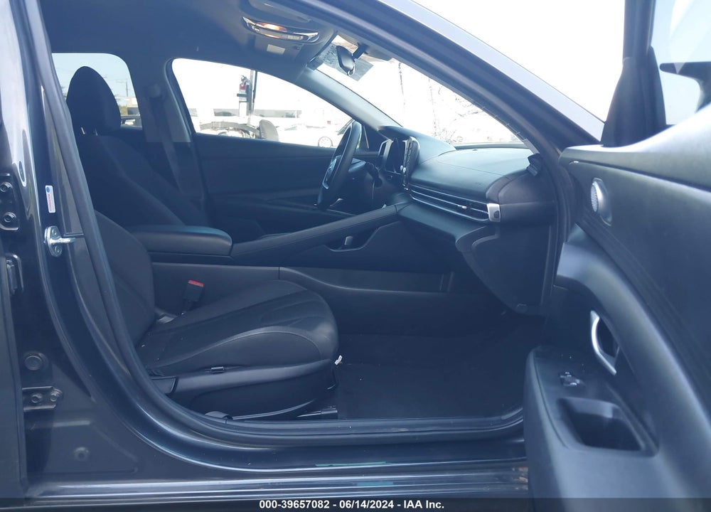 2022 HYUNDAI ELANTRA SEL VIN: 5NPLM4AG2NH066239