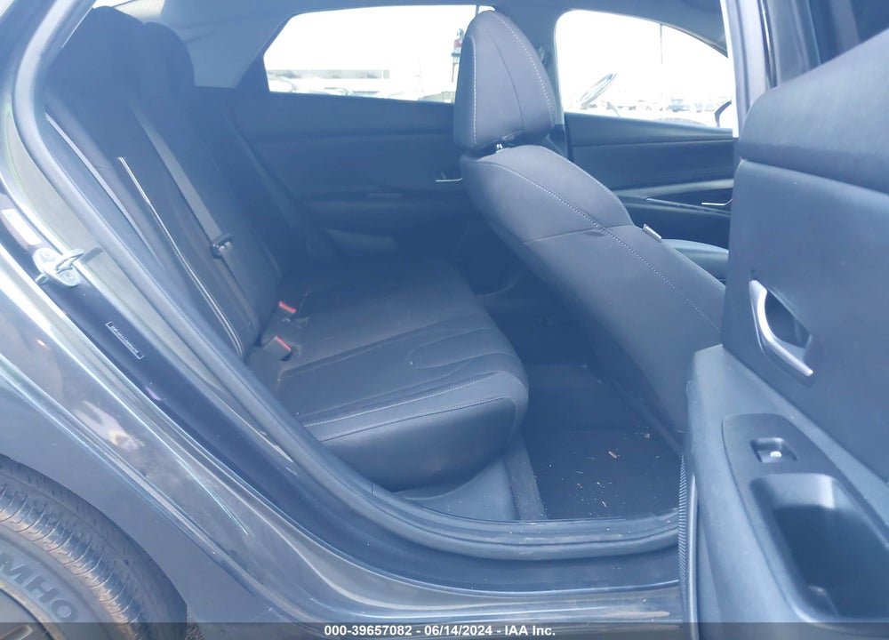 2022 HYUNDAI ELANTRA SEL VIN: 5NPLM4AG2NH066239