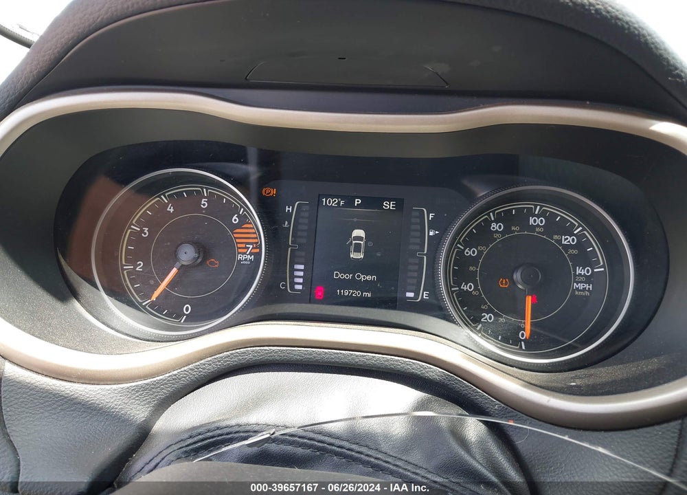 2018 JEEP CHEROKEE LATITUDE TECH CONNECT FWD VIN: 1C4PJLCB2JD588231