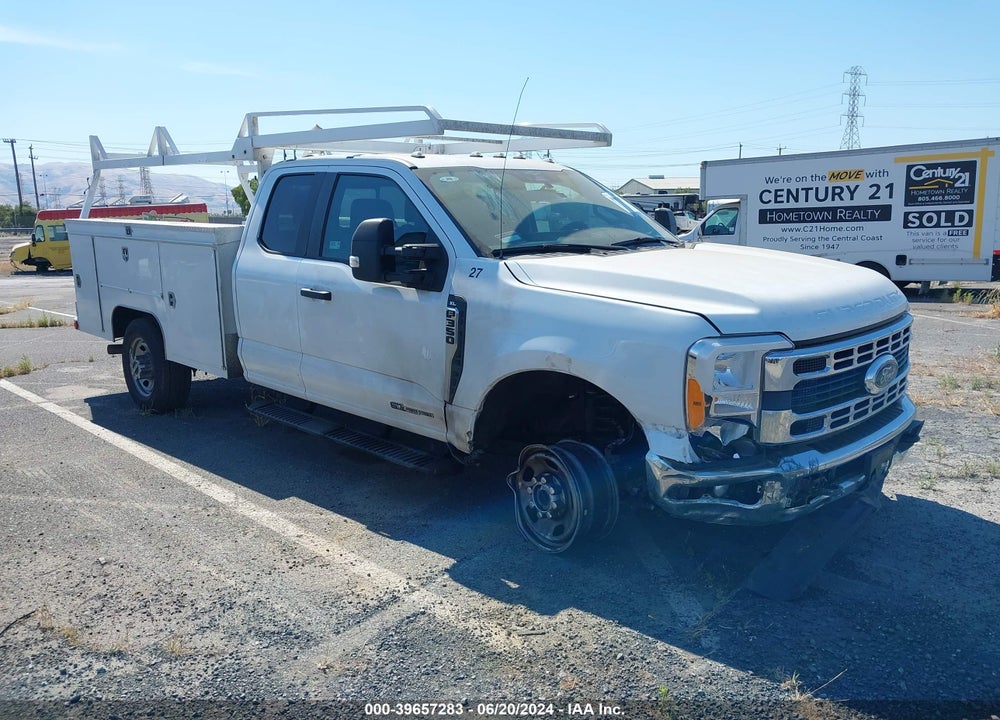 2023 FORD F-350 CHASSIS XL VIN: 1FD8X3FT1PED95946