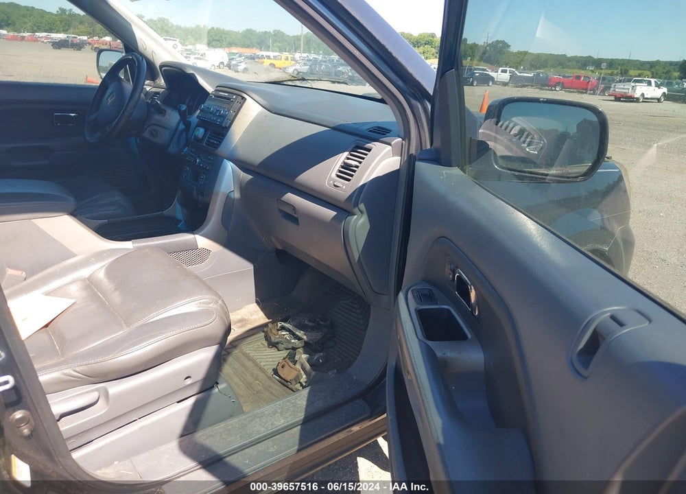 2006 HONDA PILOT EX-L VIN: 5FNYF28556B034250