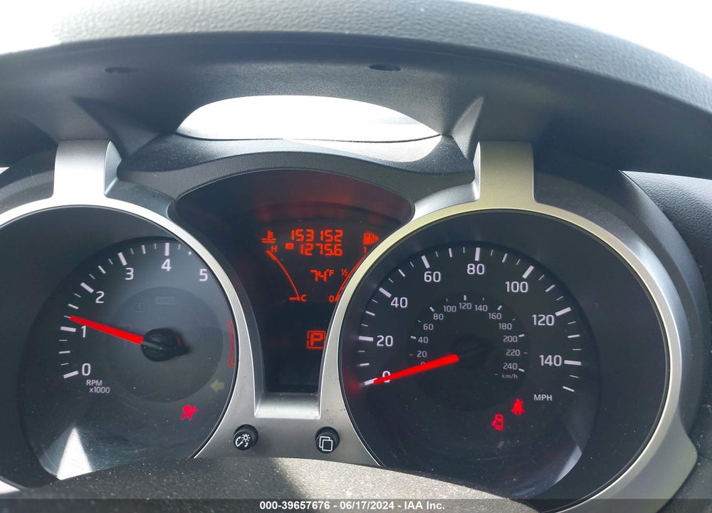 2015 NISSAN JUKE VIN: JN8AF5MR4FT509772