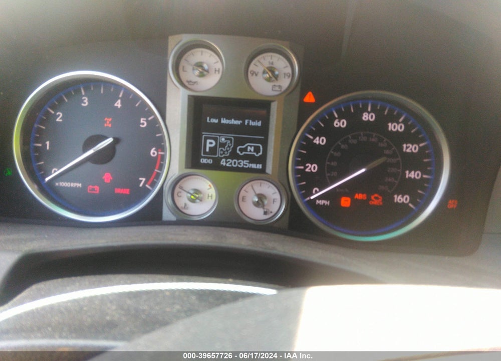 2011 LEXUS LX 570 VIN: JTJHY7AX2B4070396