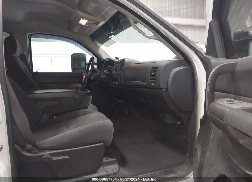 2008 GMC SIERRA 3500HD SLE1 VIN: 1GTJK33618F142995