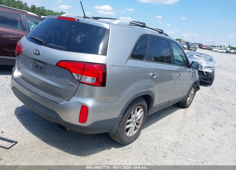 2014 KIA SORENTO LX VIN: 5XYKT4A65EG456913