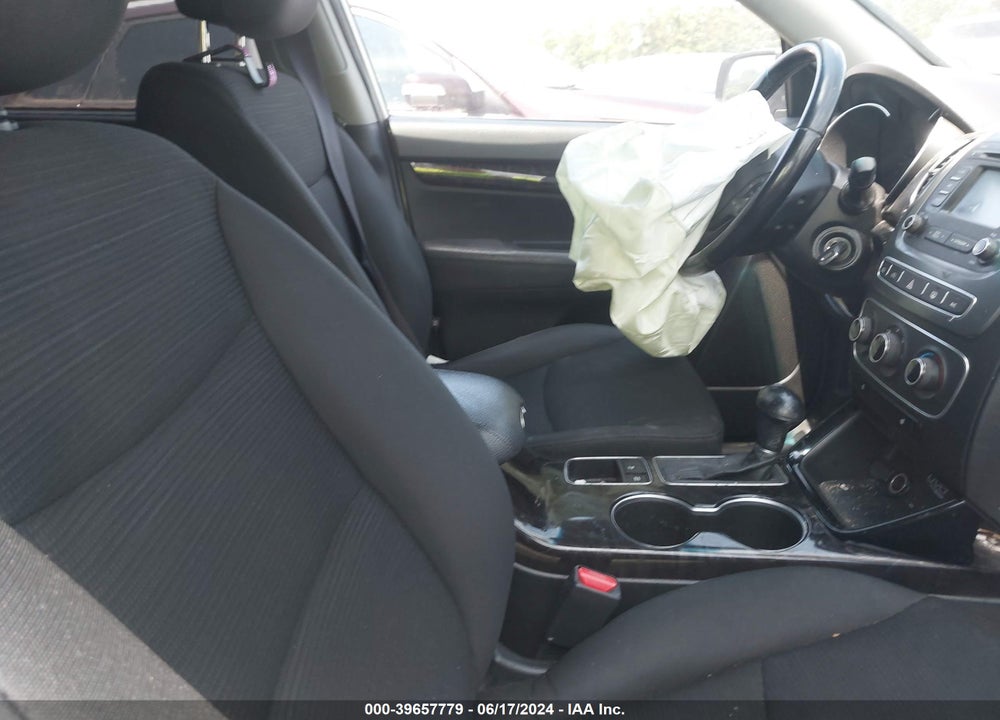 2014 KIA SORENTO LX VIN: 5XYKT4A65EG456913