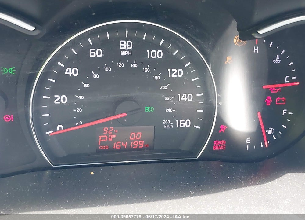 2014 KIA SORENTO LX VIN: 5XYKT4A65EG456913