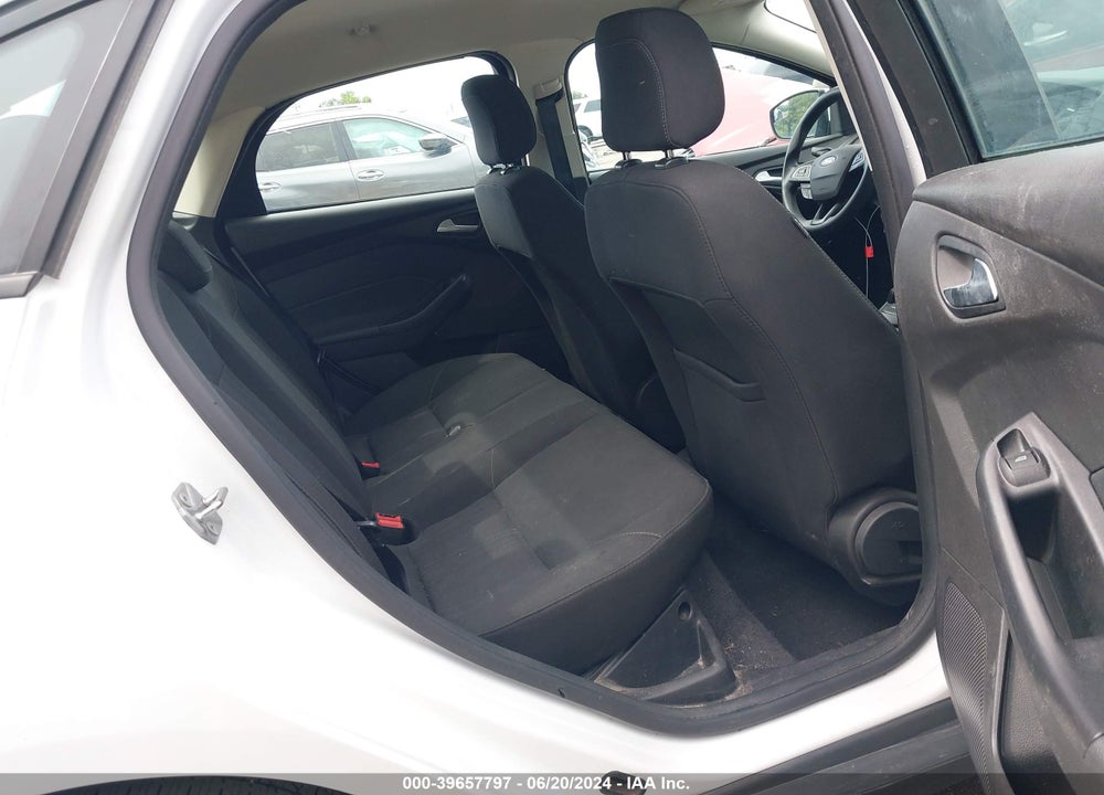 2018 FORD FOCUS SE VIN: 1FADP3F26JL272453