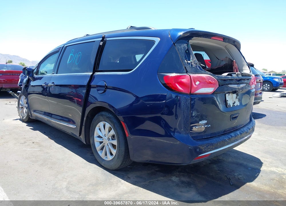 2017 CHRYSLER PACIFICA TOURING L VIN: 2C4RC1BG9HR809318