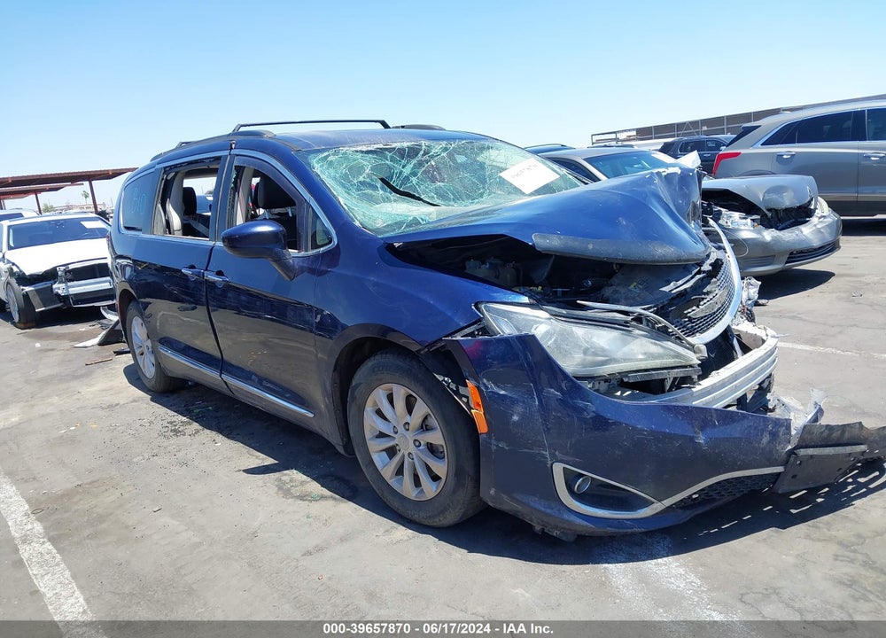2017 CHRYSLER PACIFICA TOURING L VIN: 2C4RC1BG9HR809318