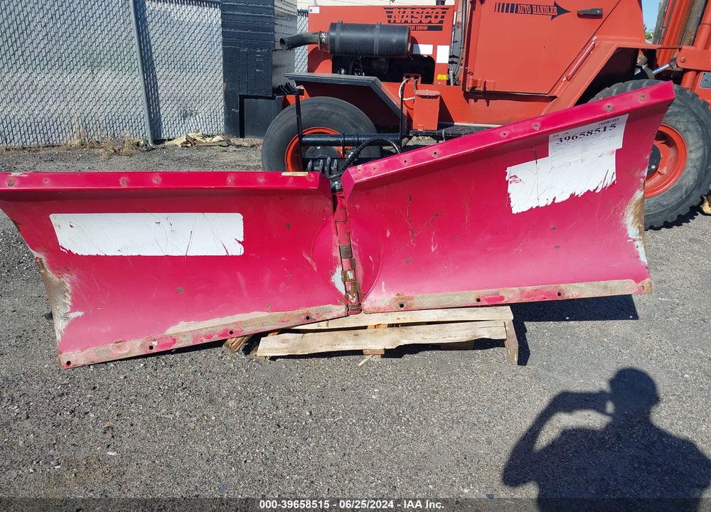 2019 BOSS SNOWPLOW 8'2" V XT VIN: 405594260