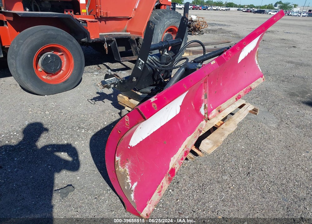 2019 BOSS SNOWPLOW 8'2" V XT VIN: 405594260