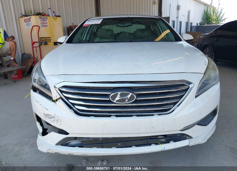 2016 HYUNDAI SONATA SE VIN: 5NPE24AF0GH302735