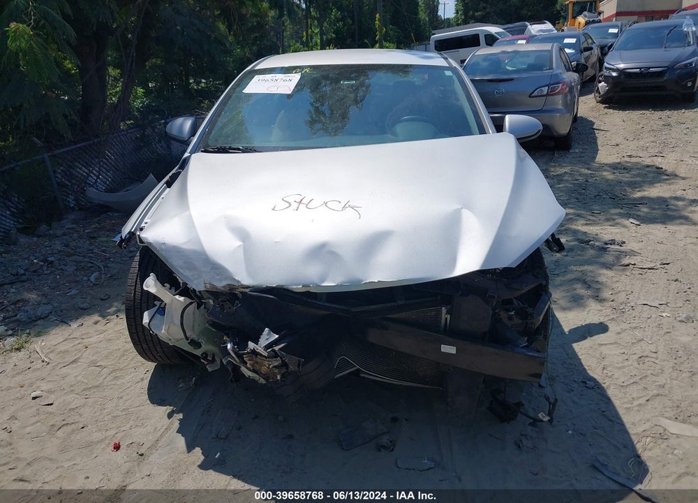 2018 HYUNDAI ELANTRA SEL VIN: KMHD84LF5JU452369