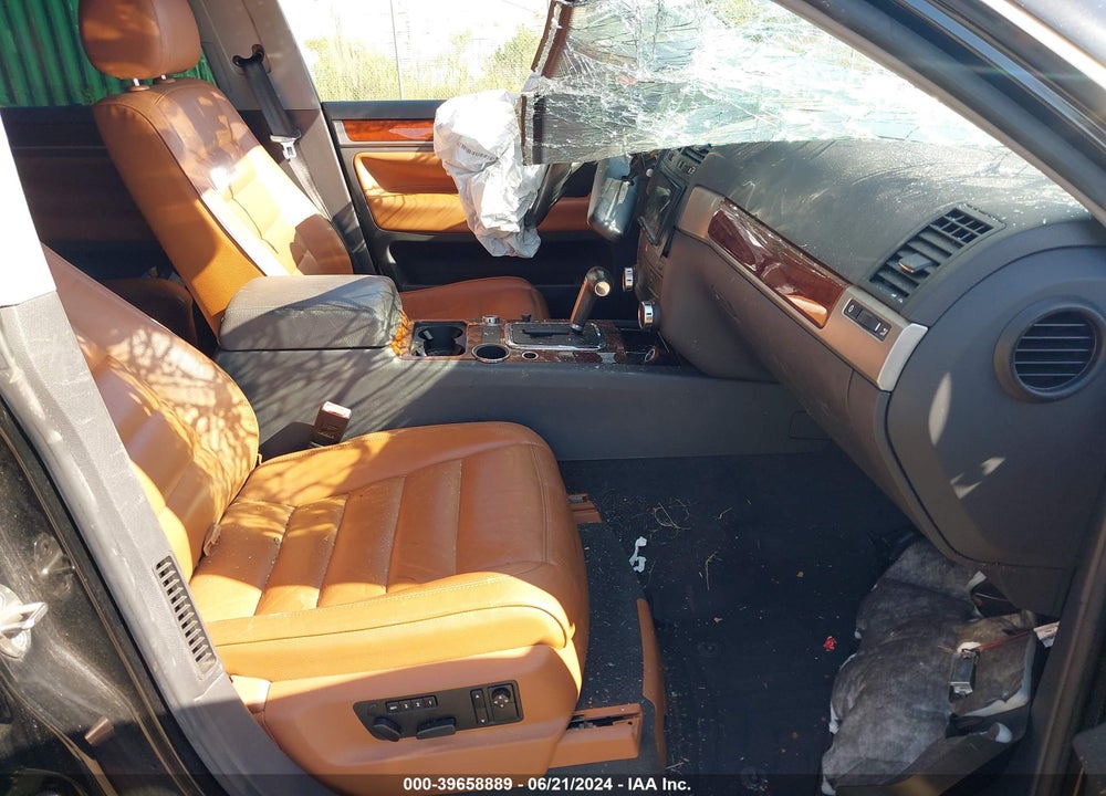 2006 VOLKSWAGEN TOUAREG V8 VIN: WVGZM77LX6D024419