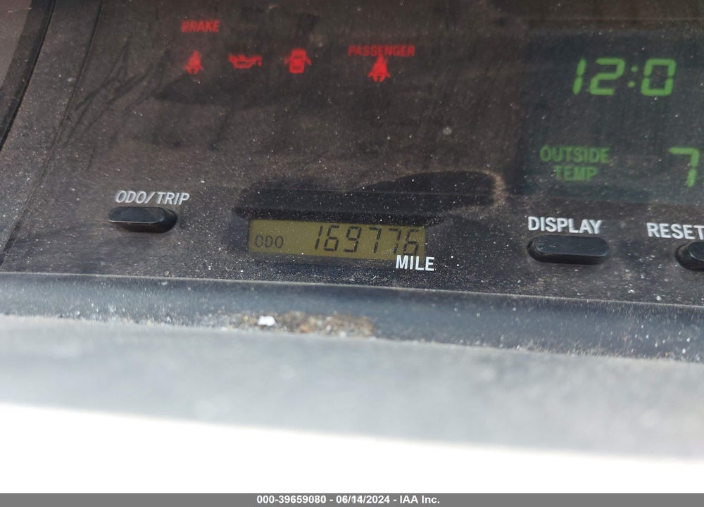 2002 TOYOTA AVALON XLS VIN: 4T1BF28B32U198802