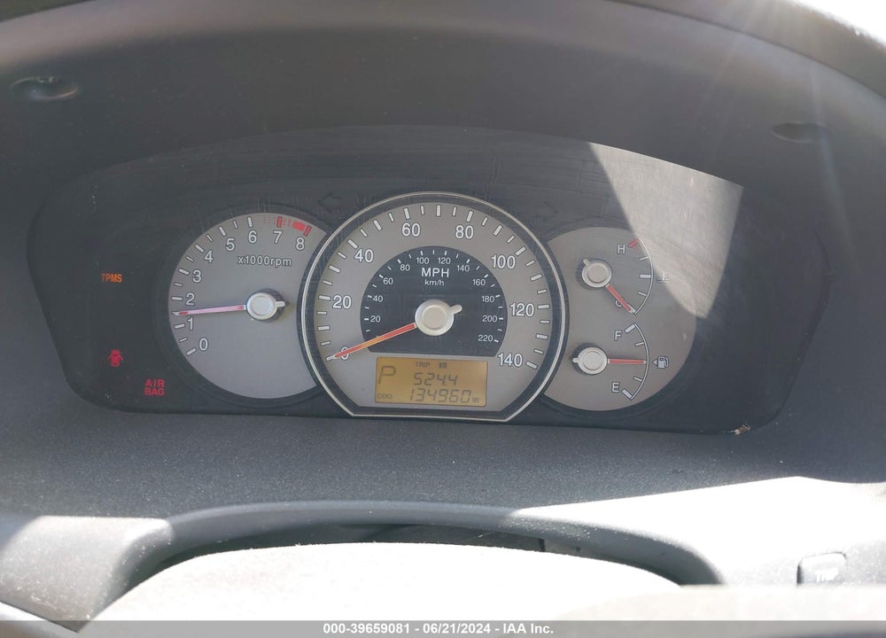 2007 KIA RONDO LX VIN: KNAFG525877046380