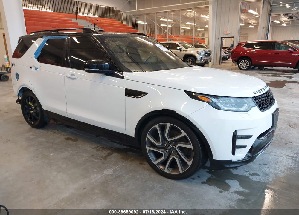 2017 LAND ROVER DISCOVERY HSE LUXURY VIN: SALRHBBV7HA046511