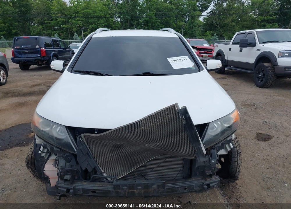 2011 KIA SORENTO LX V6 VIN: 5XYKTDA22BG068014