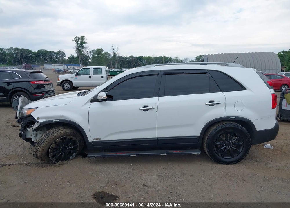 2011 KIA SORENTO LX V6 VIN: 5XYKTDA22BG068014