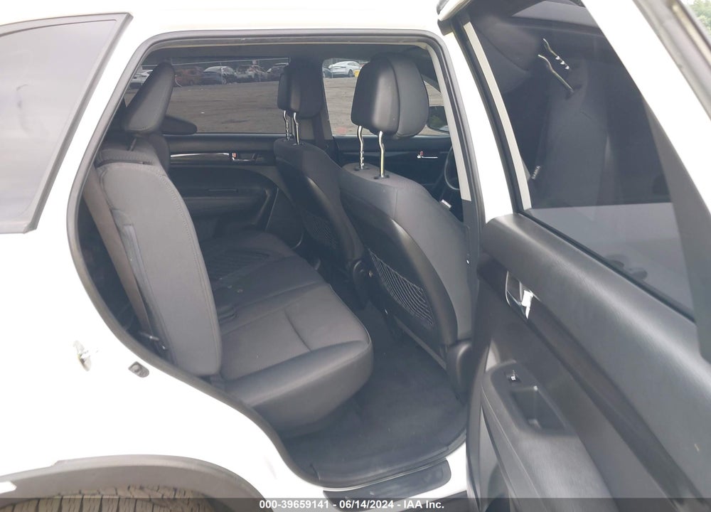 2011 KIA SORENTO LX V6 VIN: 5XYKTDA22BG068014