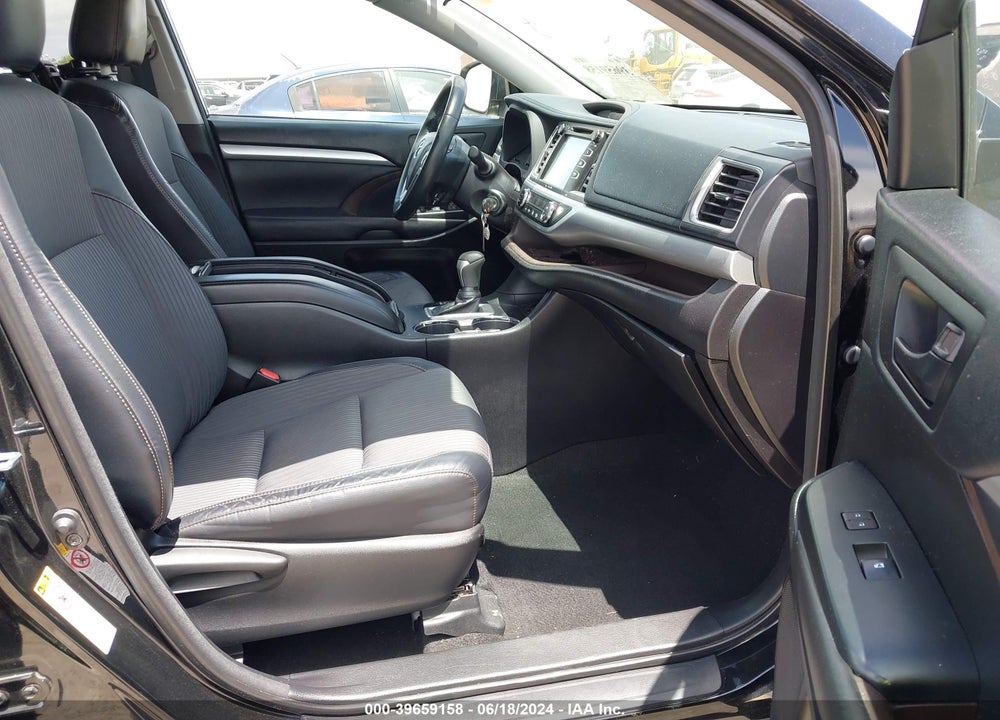 2017 TOYOTA HIGHLANDER LE PLUS VIN: 5TDZZRFH9HS234791