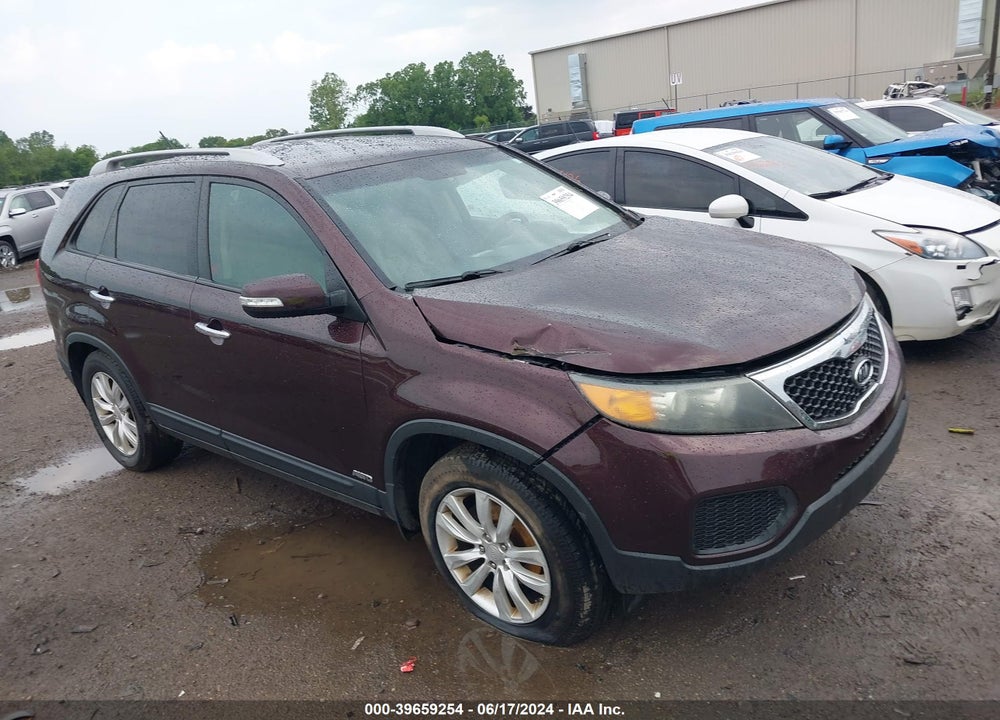 2011 KIA SORENTO LX V6 VIN: 5XYKTDA27BG064511
