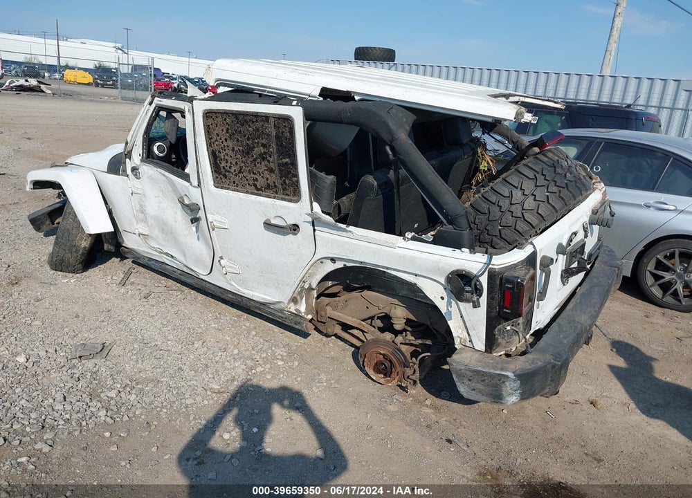 2015 JEEP WRANGLER UNLIMITED SAHARA VIN: 1C4BJWEG7FL596200