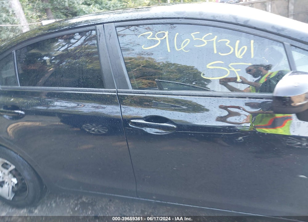 2015 HONDA CIVIC LX VIN: 19XFB2F51FE246526