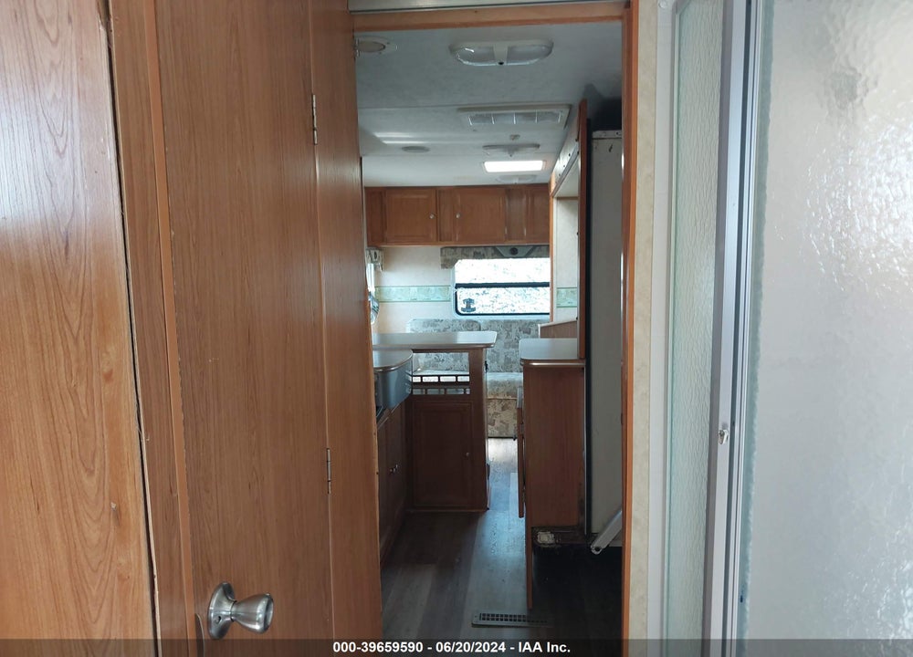 2007 HOLIDAY RAMBLER RAMBLER TRAVEL TRAILER VIN: 1KB18K2074000560